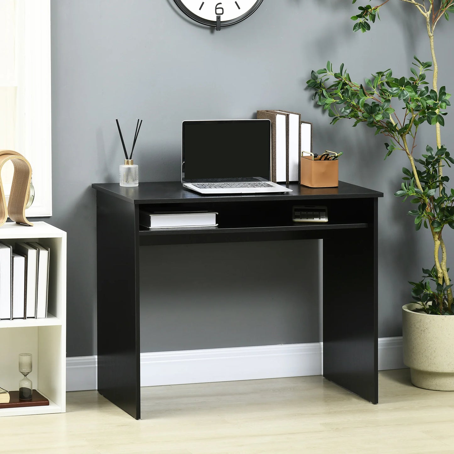 Noir Desk